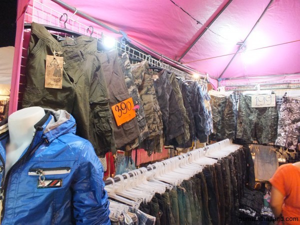 Ещё на ночном рынке Паттайи можно прикупить за дешево классные шорты