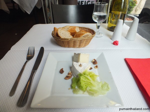 Скромный обед в Париже