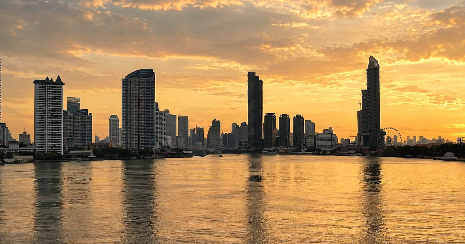 LTR виза Таиланда 2026 — Long-Term Resident, Bangkok skyline и Chao Phraya