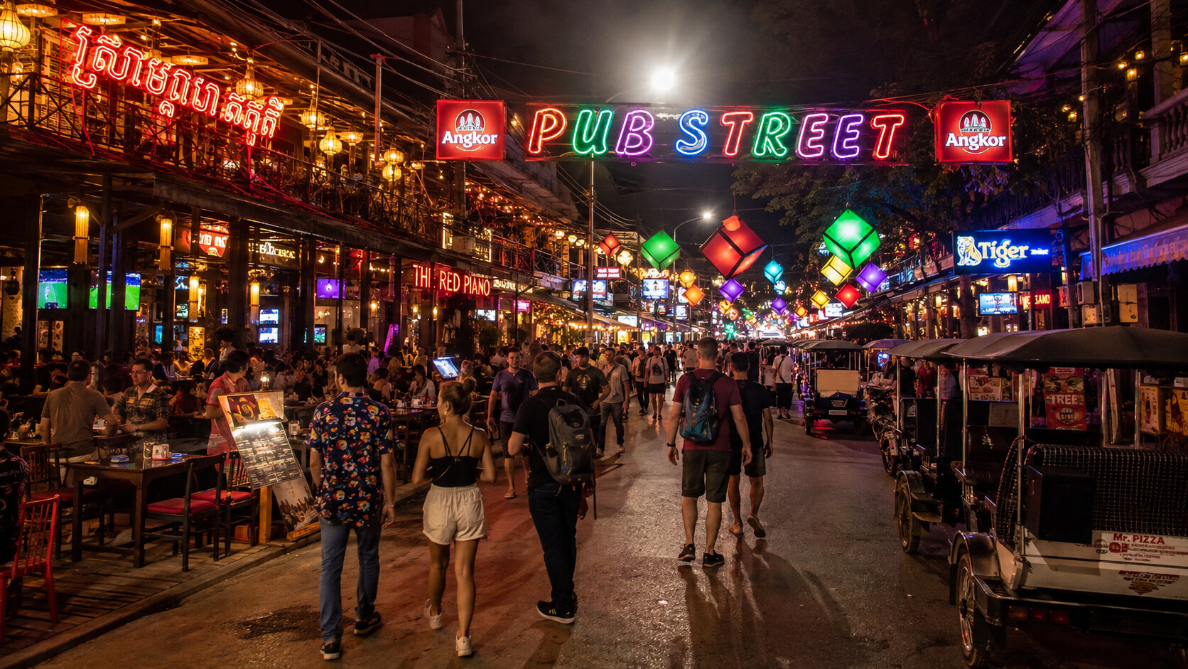 Pub Street в Сием Рипе вечером — неоновые вывески, рестораны и туристы