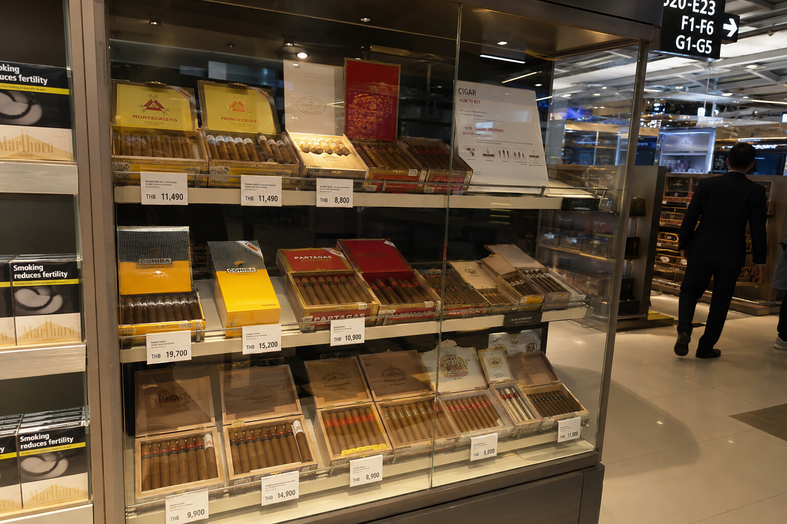Секция сигар в Duty Free аэропорта Суварнабхуми